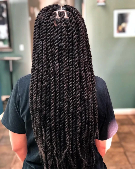 Sleek Collarbone-Length Kinky Twists