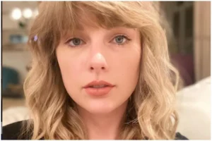 Taylor Swift No Makeup moment